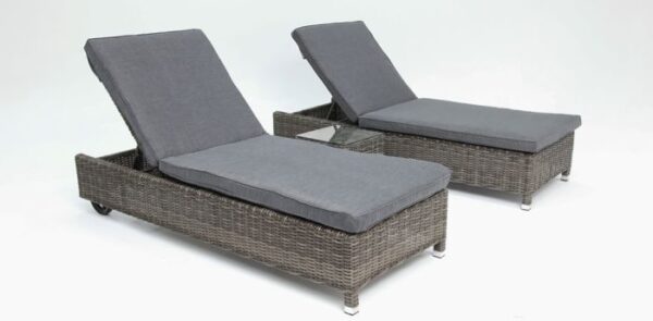Malta sun lounger with wheels